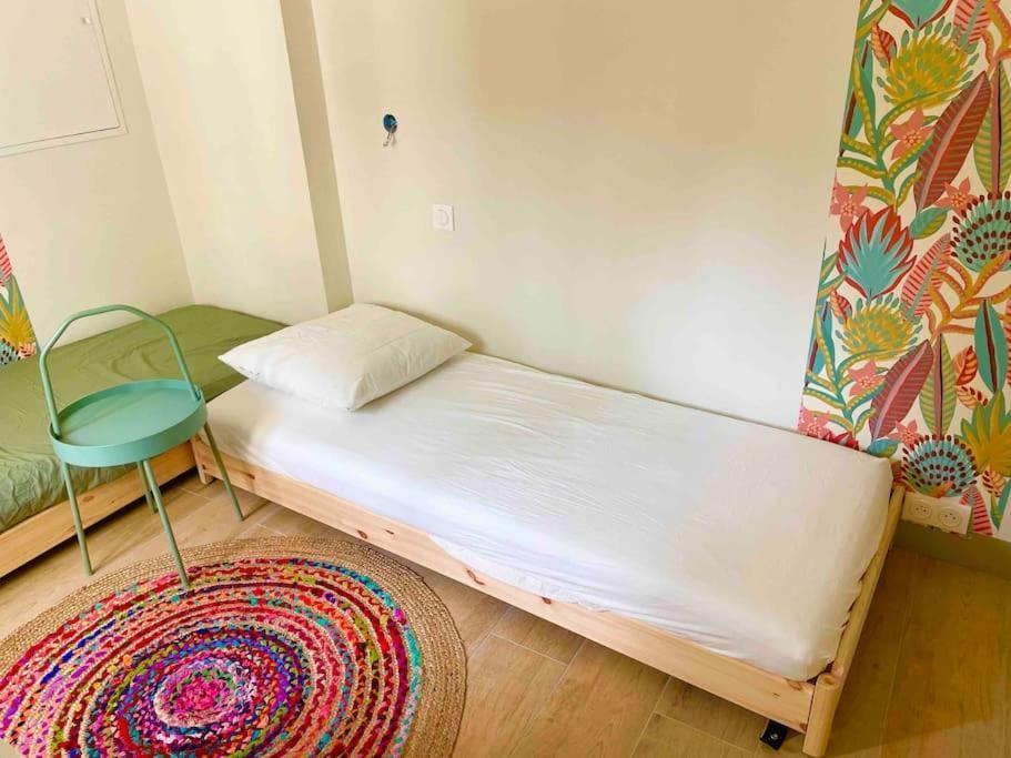 Petite Maison Avec Jardin Au Calme 弗卢瓦拉克 外观 照片
